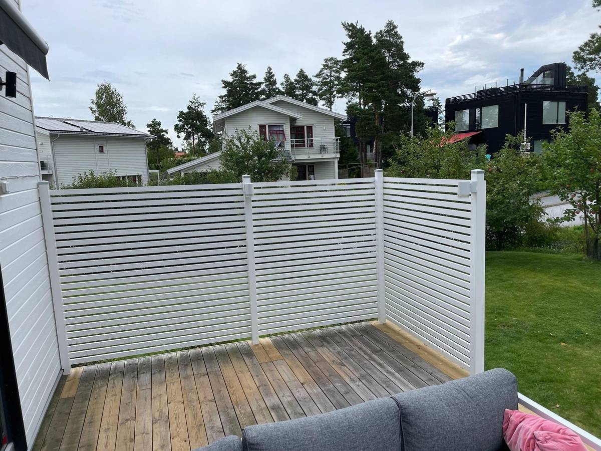 Renovering och ommålning av träfasad i Täby